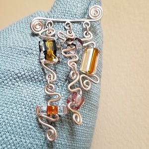 VINTAGE Silver Whimsical Dangly Bead Brooch, Magic